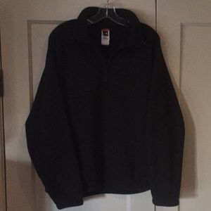 Men’s North Face pullover.